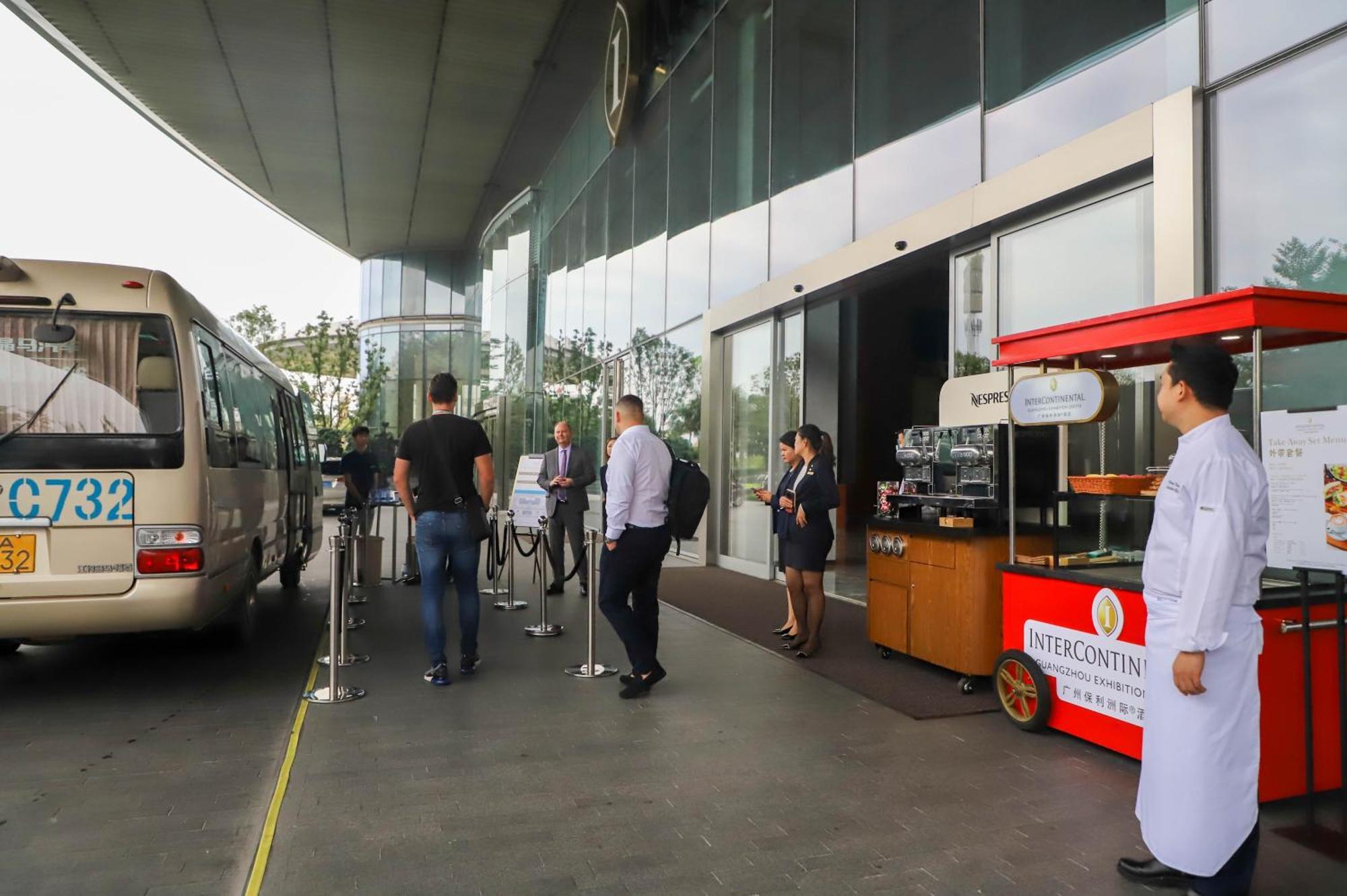Intercontinental Guangzhou Exhibition Center By Ihg - Free Shuttle Between Hotel And Exhibition Center During Canton Fair & Exhibitor Registration Counter Kültér fotó